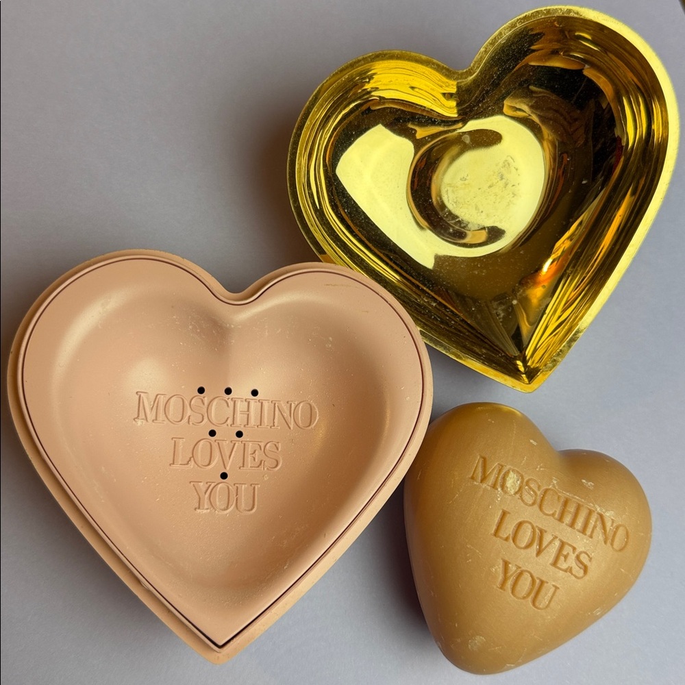 Moschino Perfumed Soap Case Vintage 1987 Gold-tone Heart w.Pearl Accent